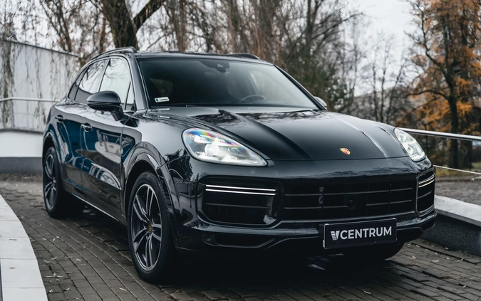Porsche Cayenne cena 329900 przebieg: 153515, rok produkcji 2018 z Brusy małe 137
